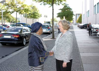 Prof. Maria Bhmer begrt Ellen Johnson-Sirleaf, Staatsprsidentin von Liberia - Prof. Maria Böhmer begrüßt Ellen Johnson-Sirleaf, Staatspräsidentin von Liberia
